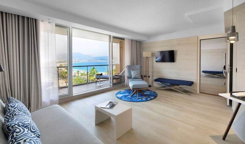 景色の見えるスイートルーム, Radisson Blu Hotel Nice