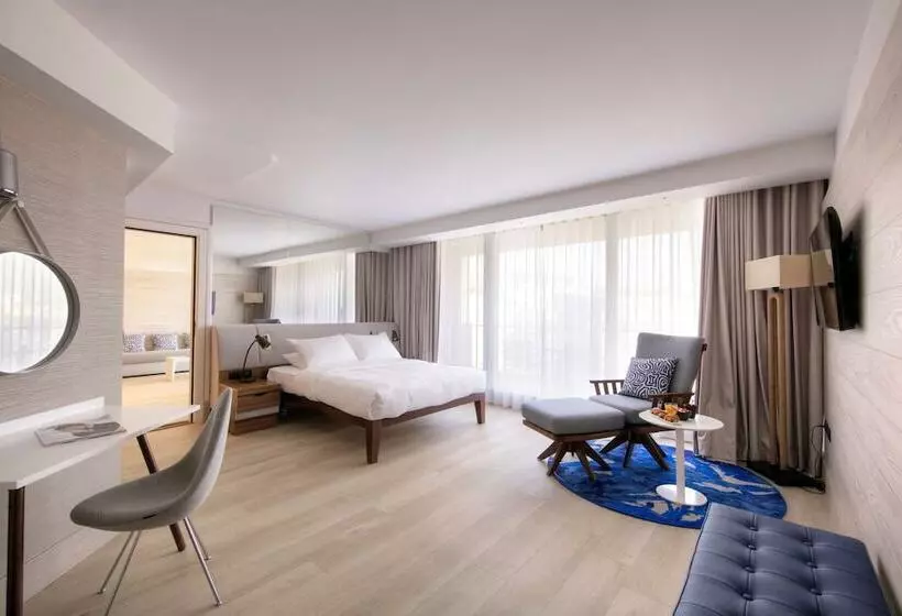 Sviitti Näkymä, Radisson Blu Hotel Nice