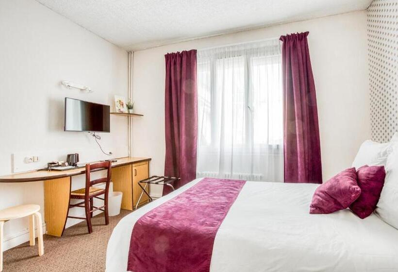 غرفة قياسية ثلاثية, Logis Hôtel Restaurant La Coupe D Or