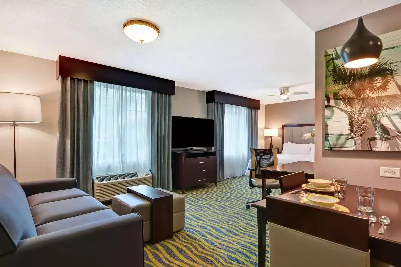 身障者適用スタンダードルーム, Accueil Hôtel Paris Pigalle Montmartre