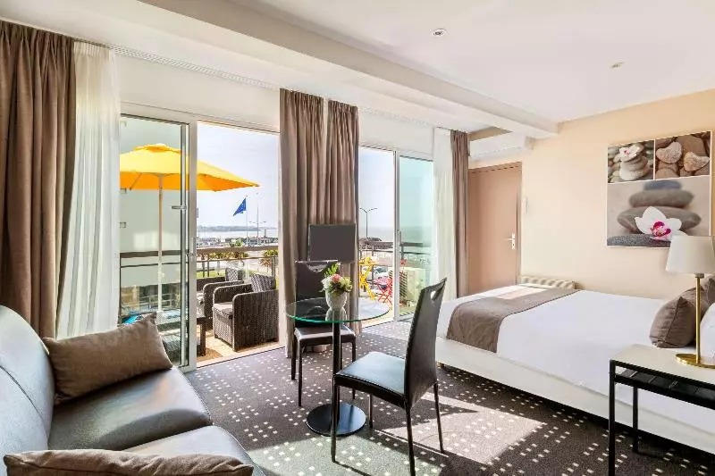 سوییت جونیور با چشم‌انداز دریا, Best Western Hôtel Royan Océan