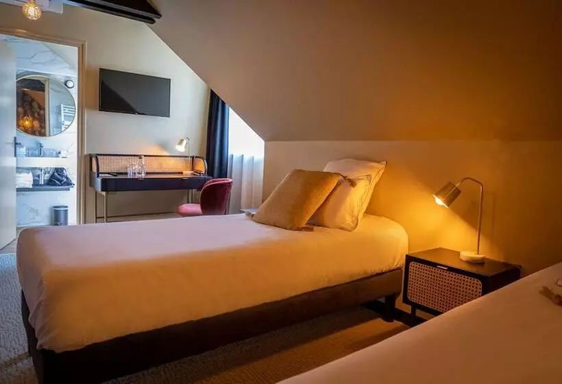اتاق خانوادگی, Brit Hotel Kara Sainte Anne D Auray