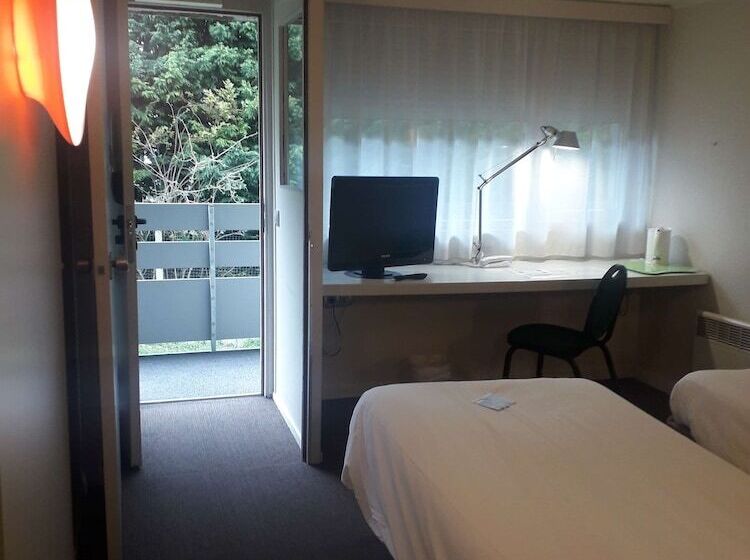 スタンダードルーム, Campanile Lens