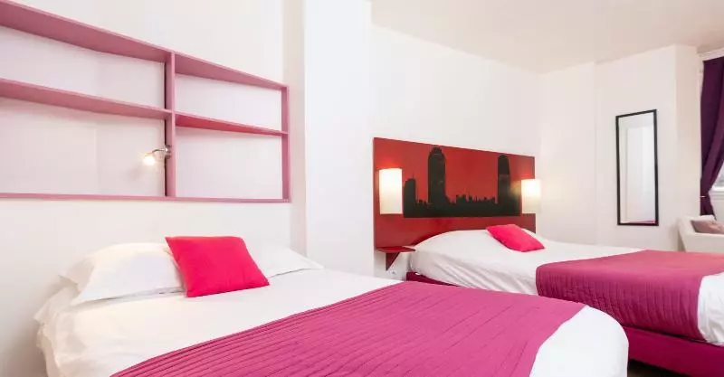Quarto Triplo Standart, Celenya