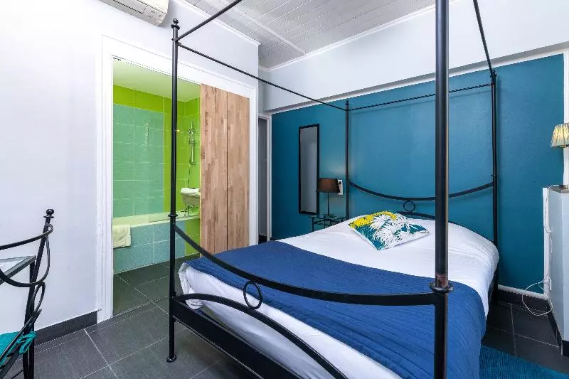 Quarto Comfort, Celenya