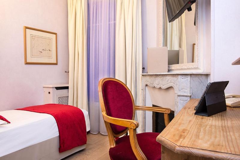 اتاق استاندارد, Gavarni