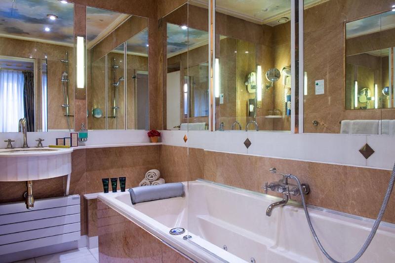 ジュニアスイート, Gavarni