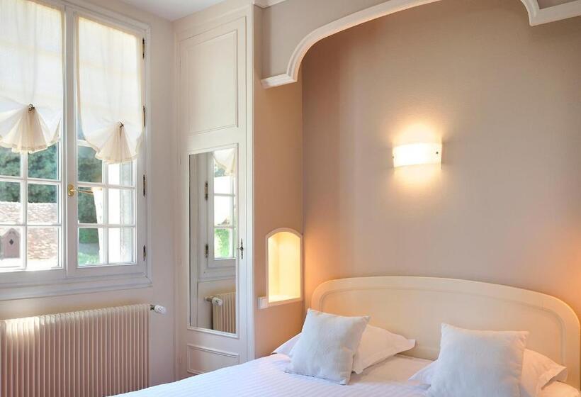 غرفة عائلية, Hostellerie Du Chateau