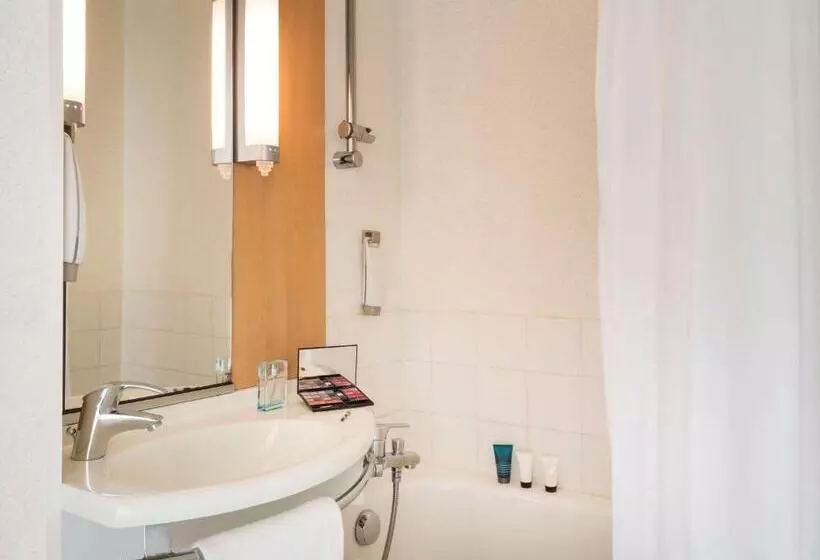 اتاق استاندارد سه نفره, B&b Hotel Niort Sud Venise Verte