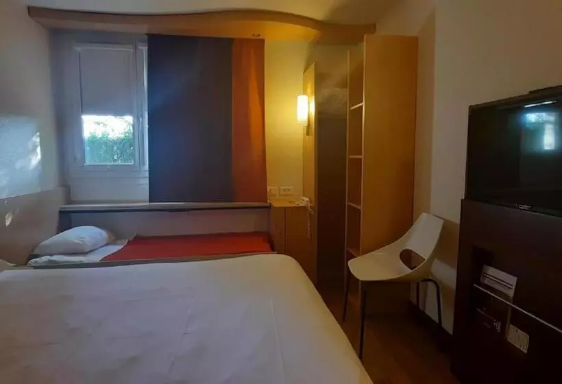 ダブルベッドのスタンダードシングルルーム, Ibis Roanne Le Coteau Hotel Restaurant