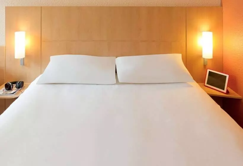 ダブルベッドスタンダードルーム, Ibis Roanne Le Coteau Hotel Restaurant