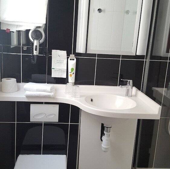 スタンダードルーム, Accueil Paris Pigalle Montmartre