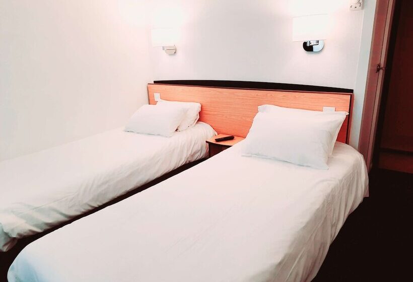 غرفة قياسية, Kyriad Blois Nord