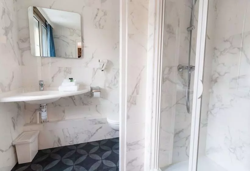 اتاق استاندارد سه نفره, Grand Hôtel De L Espérance