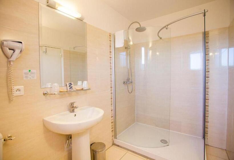 غرفة قياسية, La Flambee