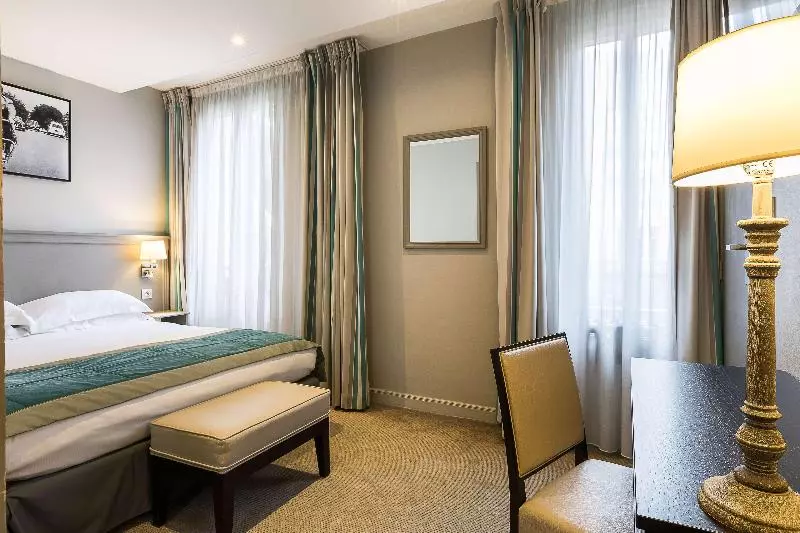 Superior Room King Size Bed, Best Western Montcalm