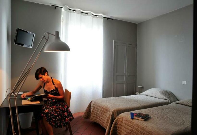 스탠다드 룸, Burrhus