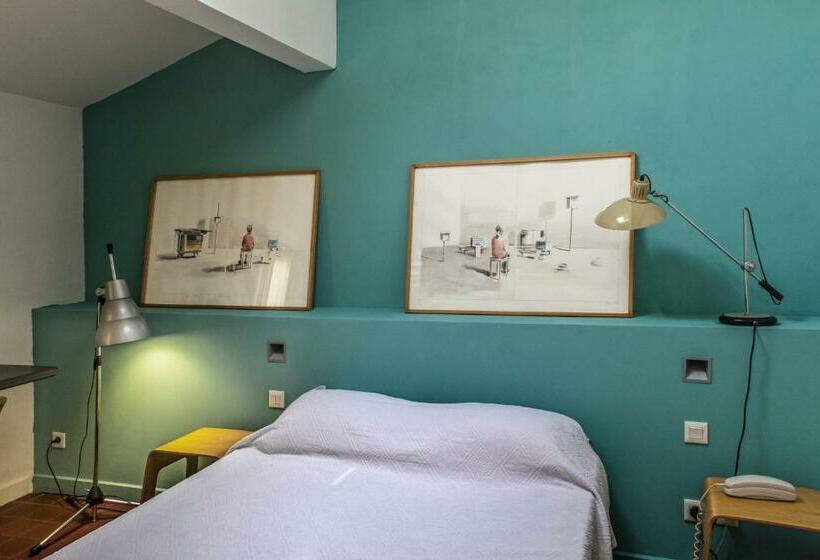 스탠다드 룸, Burrhus