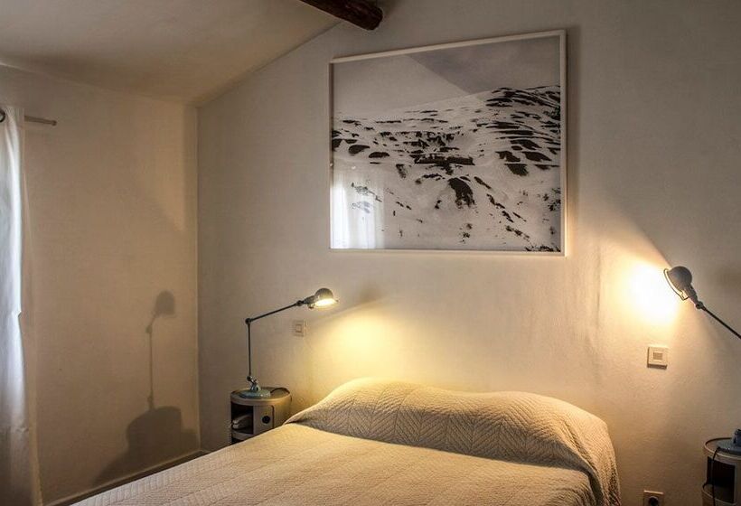 스탠다드 룸, Burrhus