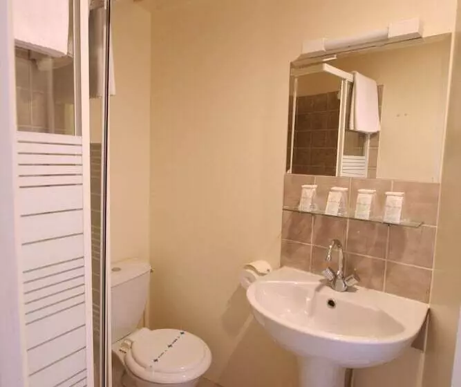 Standard Yhden Hengen Huone, De France