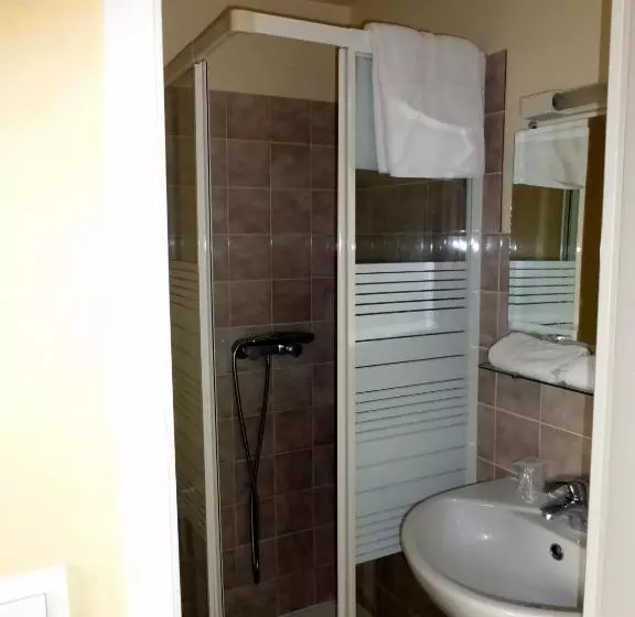 Standard Yhden Hengen Huone, De France