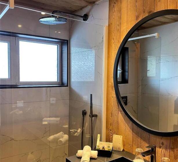 Полулюкс, Hôtel Le Labrador 1971