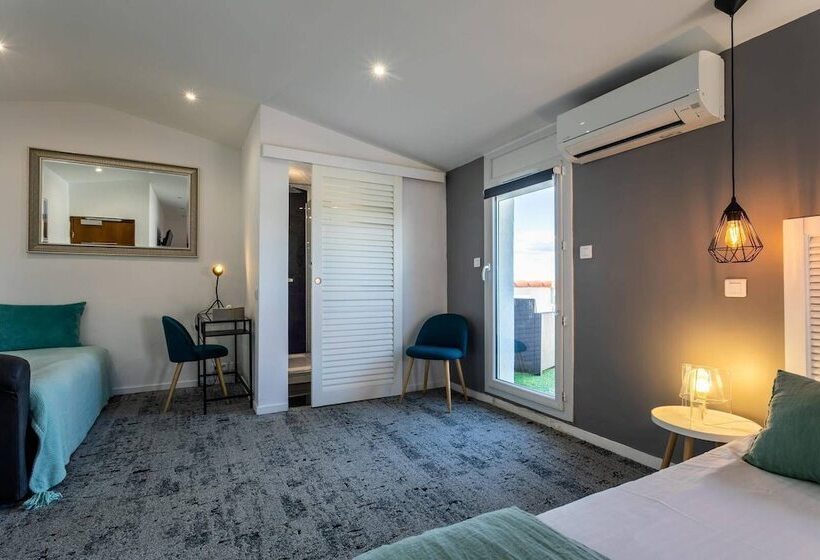 Triple Room Sea View, Hôtel Le Mistral