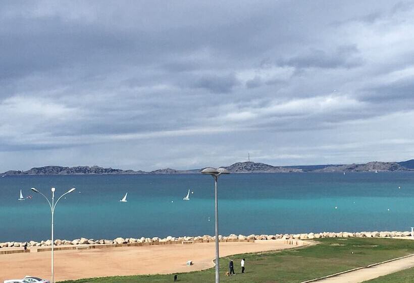 غرفة قياسية مطلّة علي البحر, Hôtel Le Mistral