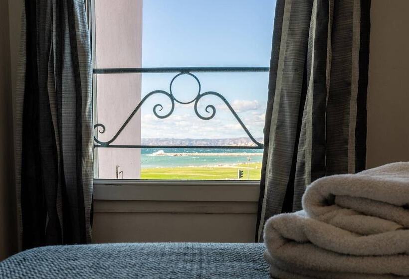 غرفة قياسية مطلّة علي البحر, Hôtel Le Mistral