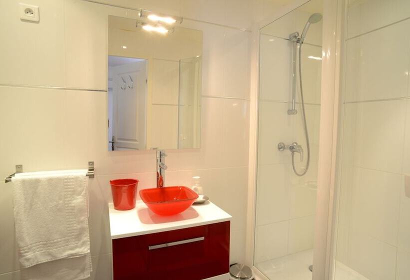 Quarto Quádruplo Estandar, Hôtel Le Mistral