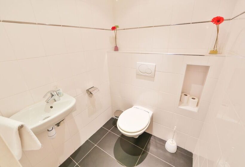 غرفة قياسية رباعية, Hôtel Le Mistral