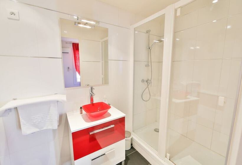 غرفة قياسية رباعية, Hôtel Le Mistral