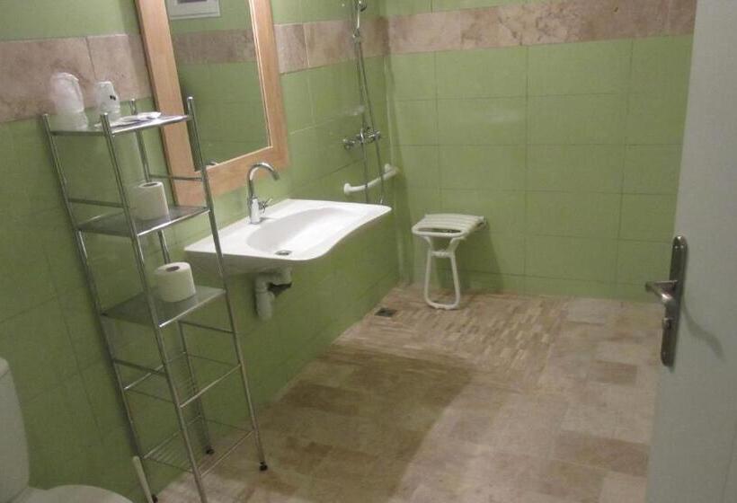 Номер Стандарт, Hôtel Le Sauvage