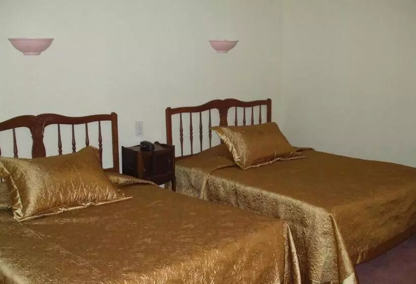 اتاق استاندارد چهار تخته, Hôtel Le Sauvage