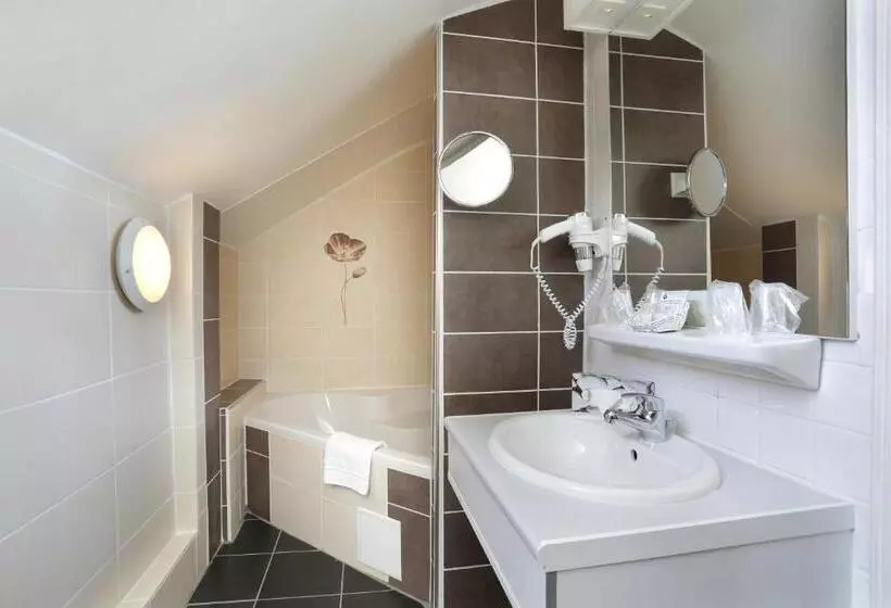 اتاق استاندارد چهار تخته, Hôtel Les Tilleuls, Bourges