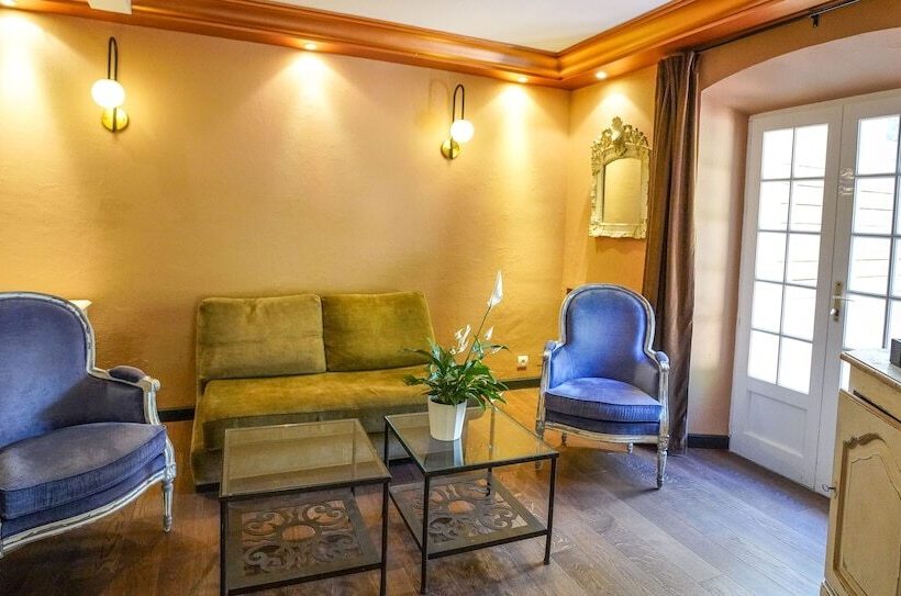 带露台的套间, La Mandarine