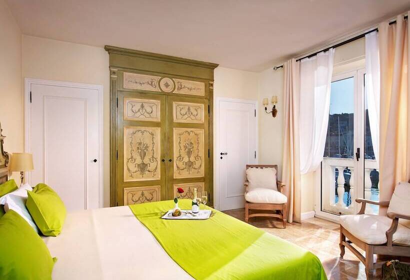 주니어 스위트, La Voile D'or