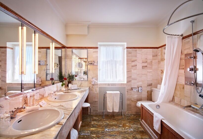 디럭스 룸 바다 전망, La Voile D'or