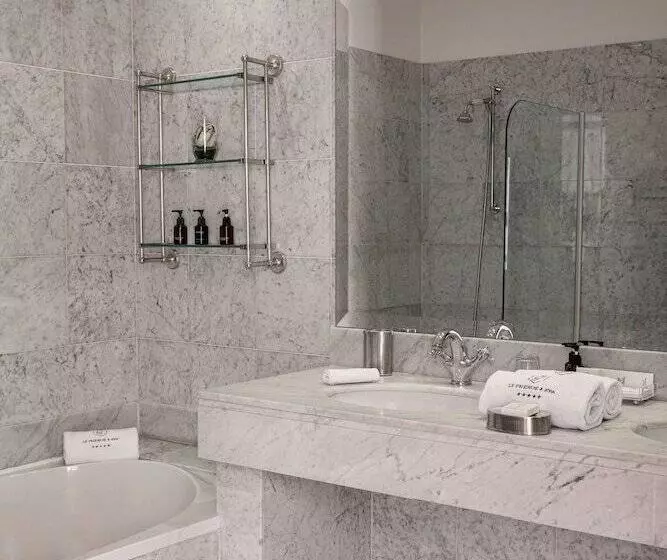プール付きジュニアスイート, Le Phebus & Spa – Relais & Chateaux
