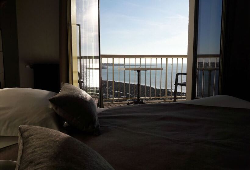 프리미엄 룸, Les Brises