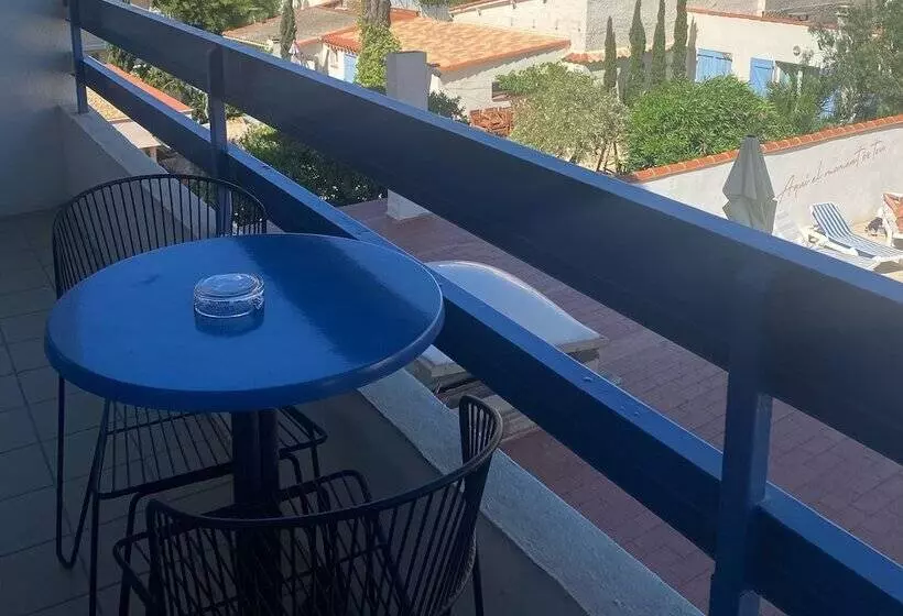 スタンダードトリプルルーム, Hôtel Les Sables   Urban Style   By Logis Hotels