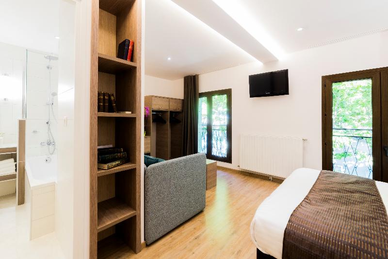 4인용 스탠다드 룸, Logis Hôtel Restaurant Le Cours