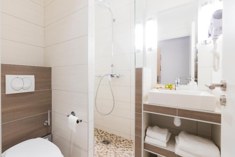 스탠다드 룸, Logis Hôtel Restaurant Le Cours