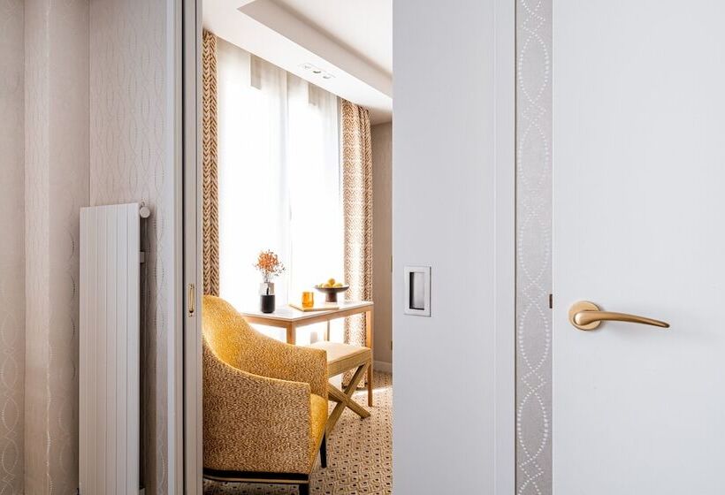 جناح جونيور, Madison