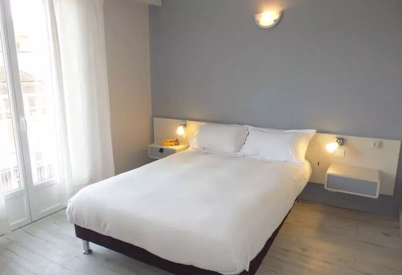 Camera Standard, Royal Vezere
