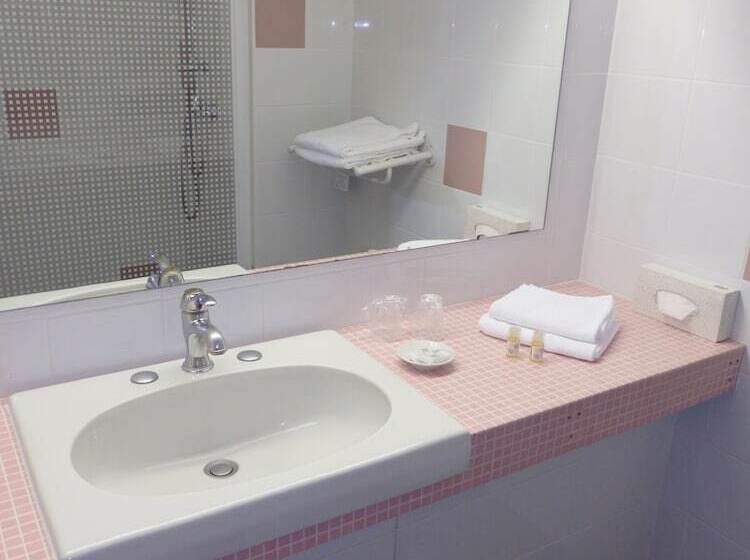 חדר סטנדרט לשלושה, Royal Vezere