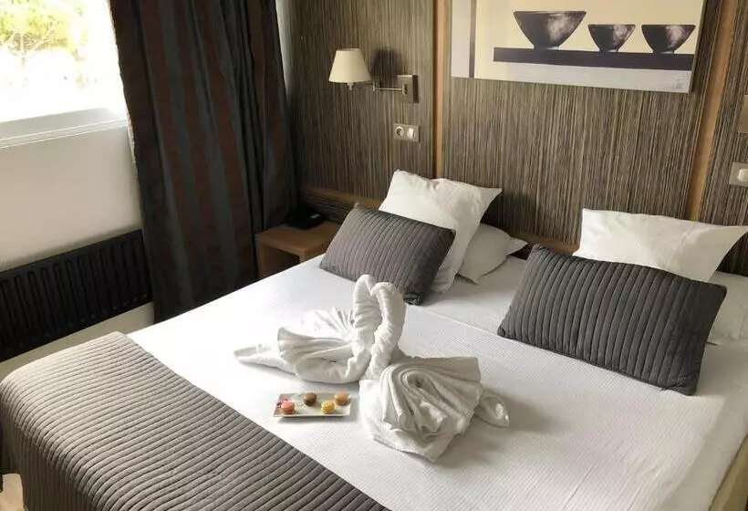 プールビューのプレミアムルーム, The Originals Boutique, Hôtel Neptune, Montpellier Sud