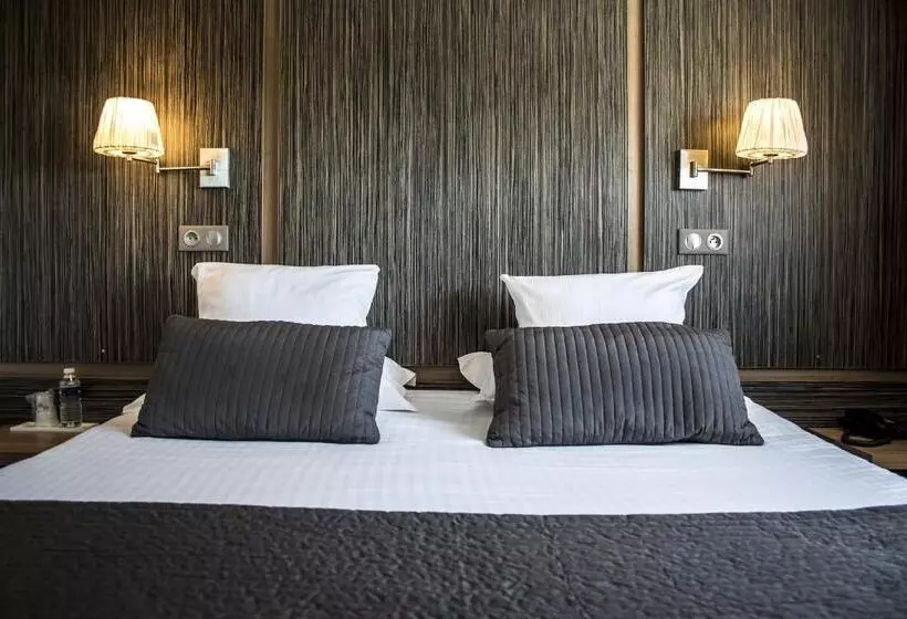 プールビューのプレミアムルーム, The Originals Boutique, Hôtel Neptune, Montpellier Sud