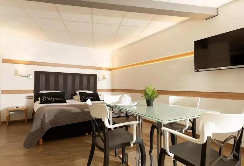 プレミアム４ベッドルーム, The Originals Boutique, Hôtel Neptune, Montpellier Sud