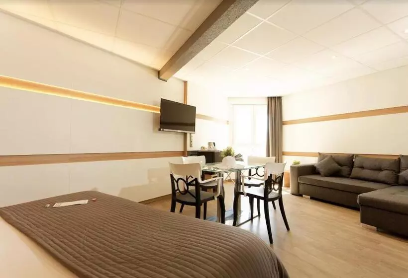 プレミアム４ベッドルーム, The Originals Boutique, Hôtel Neptune, Montpellier Sud